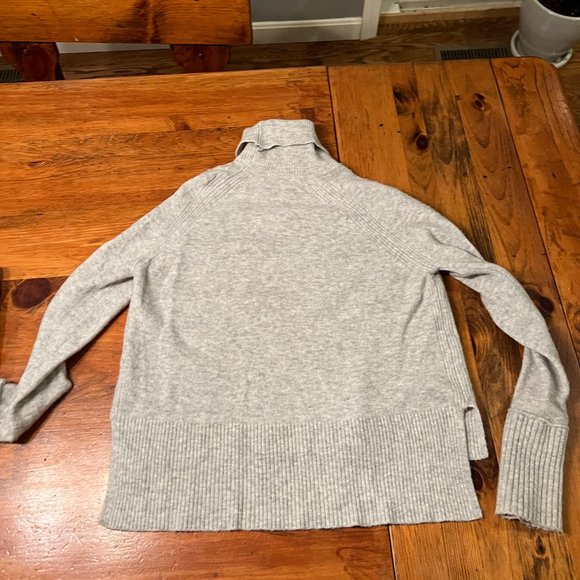 J. Crew Gray Textured Turtleneck Sweater Top Long Sleeves Sz XXS - Picture 6 of 6